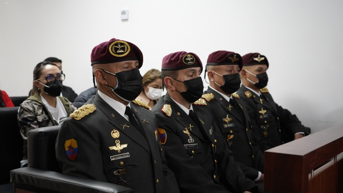 Diligencia. Uniformados durante la audiencia preparatoria de juicio en el caso 30S.