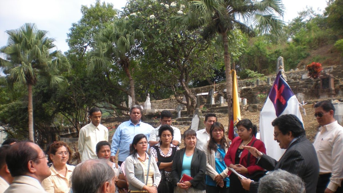 Antes de la pandemia. En la imagen se observa al pastor David Aguirre, en una de las actividades relacionadas con el 7 de julio de 1986, antes de la pandemia.