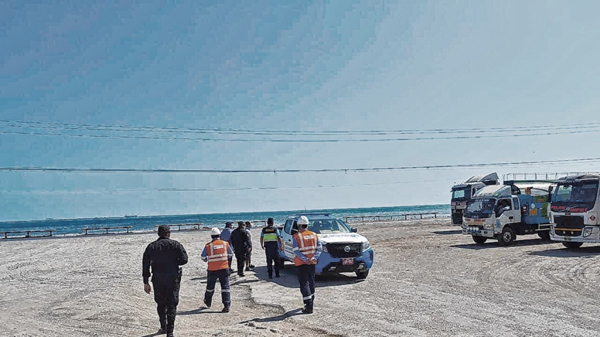 Varias playas de Lima se han visto afectadas por el aguaje.