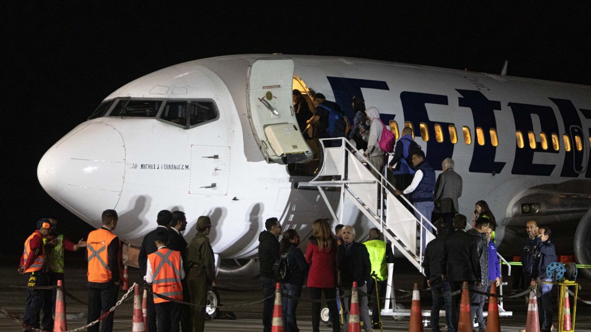 Santiago. Un grupo de migrantes indocumentados es repatriado.
