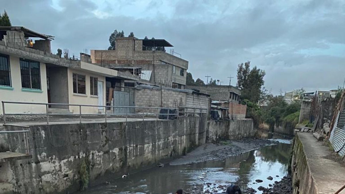 La entidad recuerda que las quebradas o cauces de ríos no son depósito de desechos