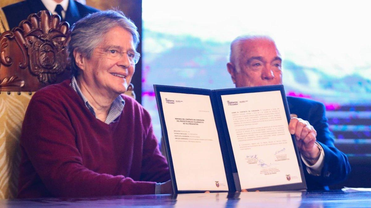 Guillermo Lasso suscribe la concesión del proyecto eólico Villonaco II