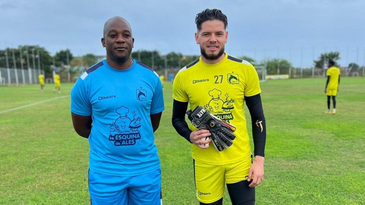 Brian Heras recibido por Delfín Sc.