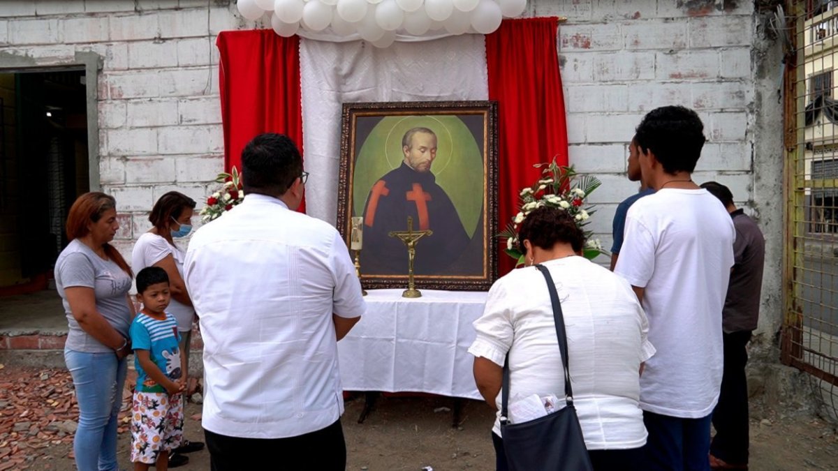 Guayaquil. Fieles de la iglesia Santa Rosa de Lima.