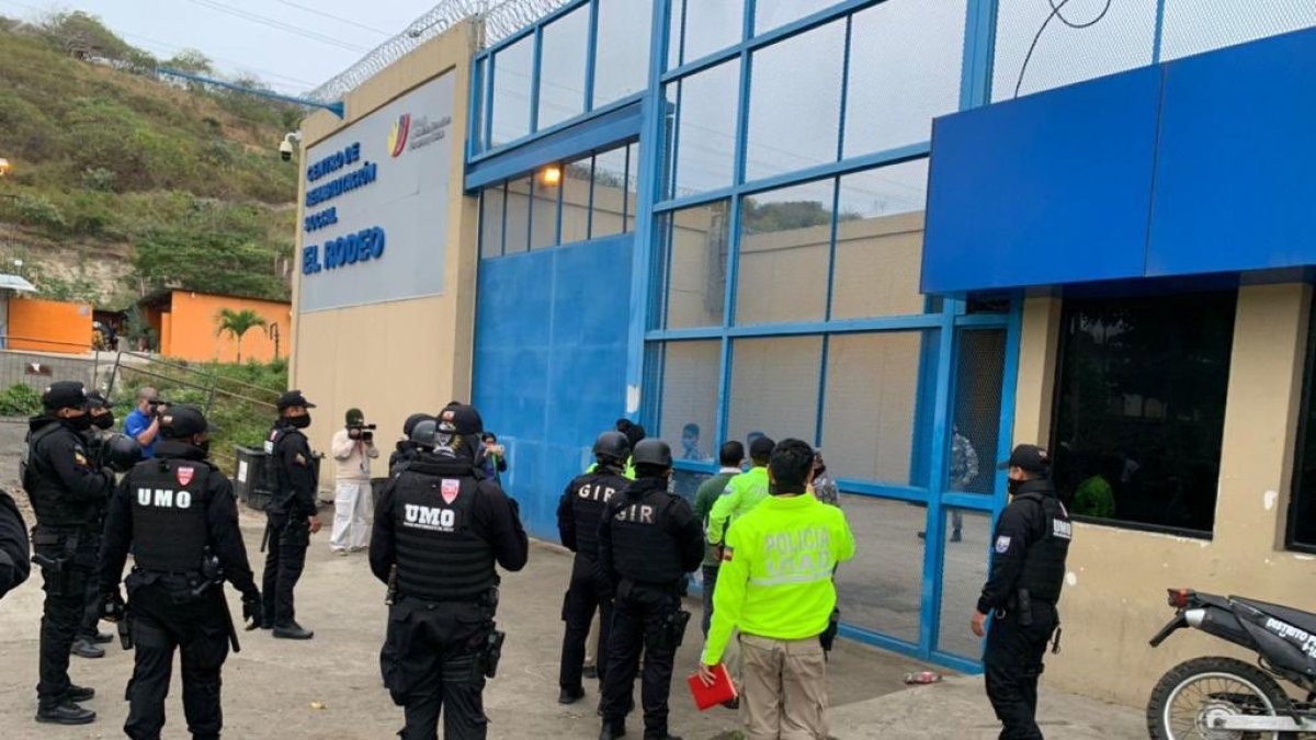 El hallazgo de los cadáveres se dio la mañana de este domingo 9 de julio, informó la Policía Nacional.