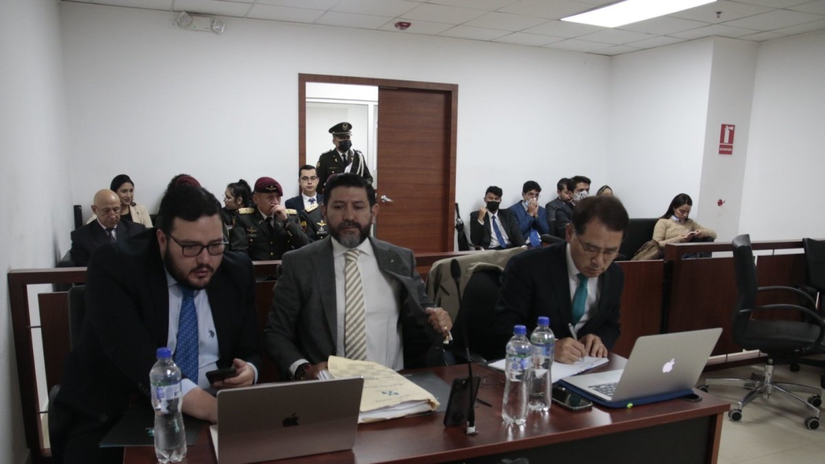 Diligencia. Abogados durante la audiencia en el Complejo Judicial.