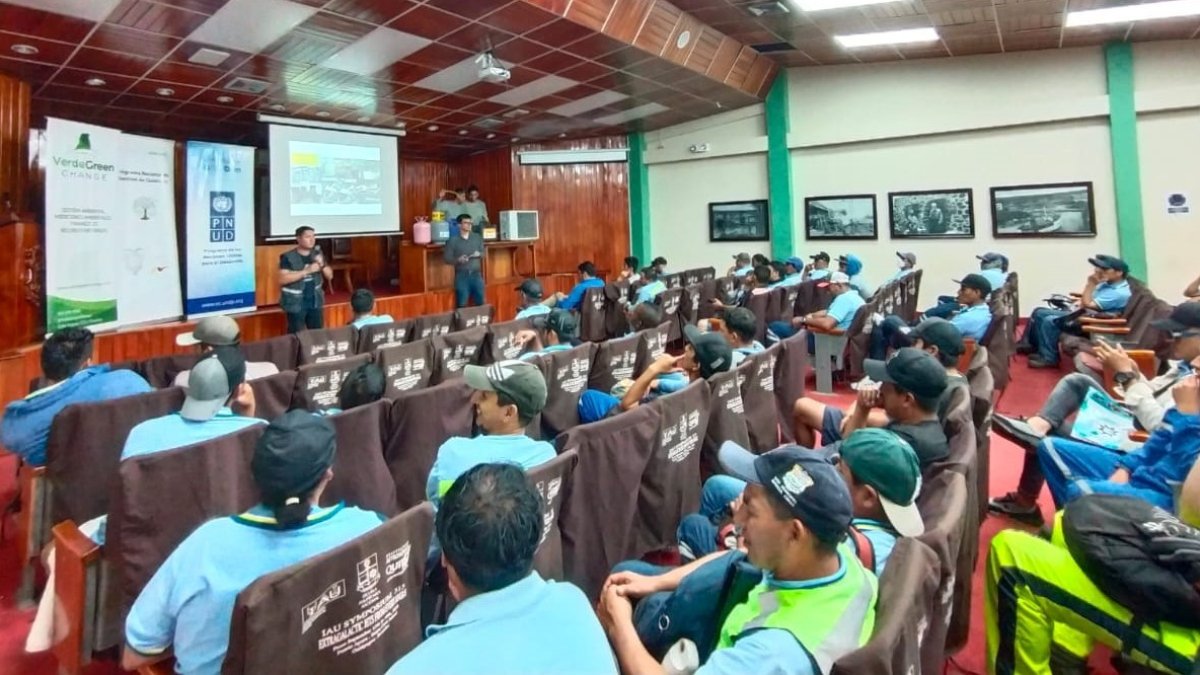 Asistencia. Decenas de personas acudieron a los talleres organizados por el PNUD.