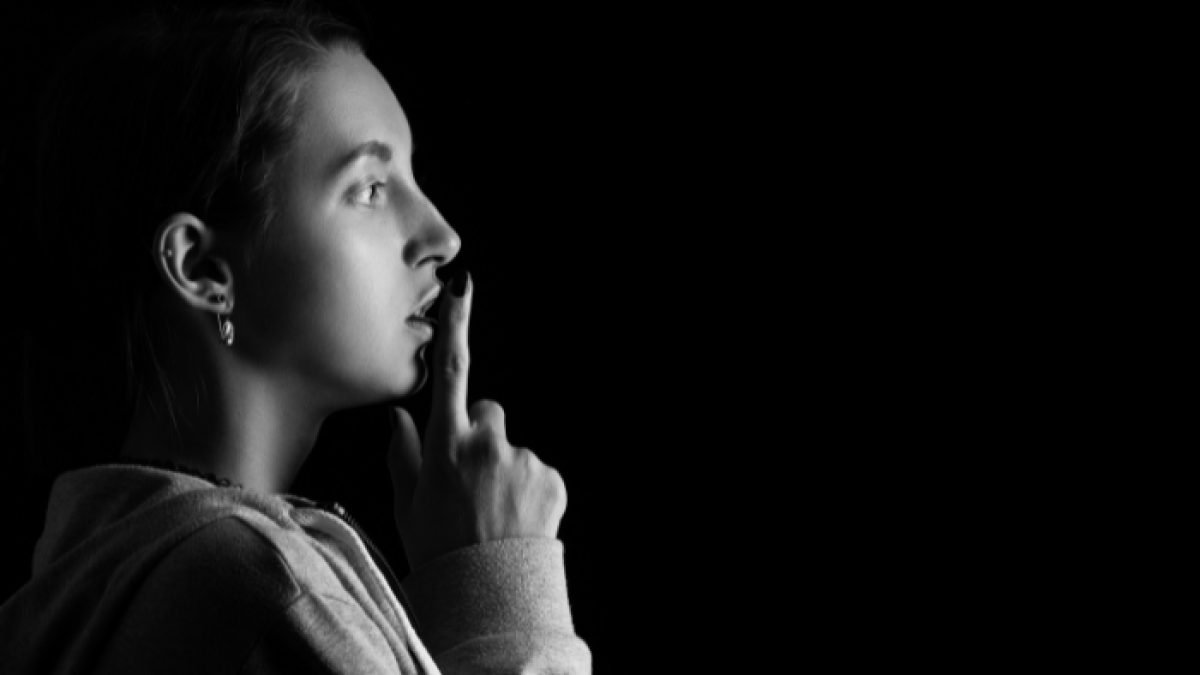 Al igual que las ilusiones ópticas engañan a la vista, las auditivas pueden hacer que las personas oigan periodos de tiempo más largos o más cortos de lo que realmente son.