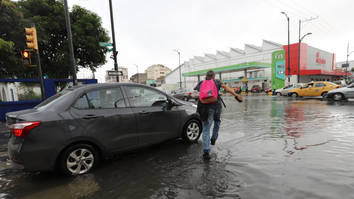 Uno de los pronósticos es fuertes lluvias 