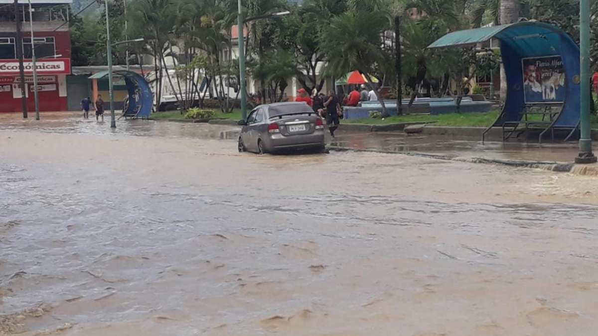 Siete horas de lluvia aguantó Flavio Alfaro, en Manabí.