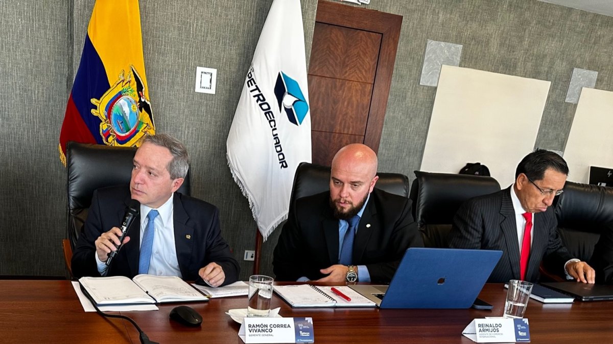 Las autoridades de Petroecuador en un conversatorio con medios de comunicación este 12 de julio de 2023.