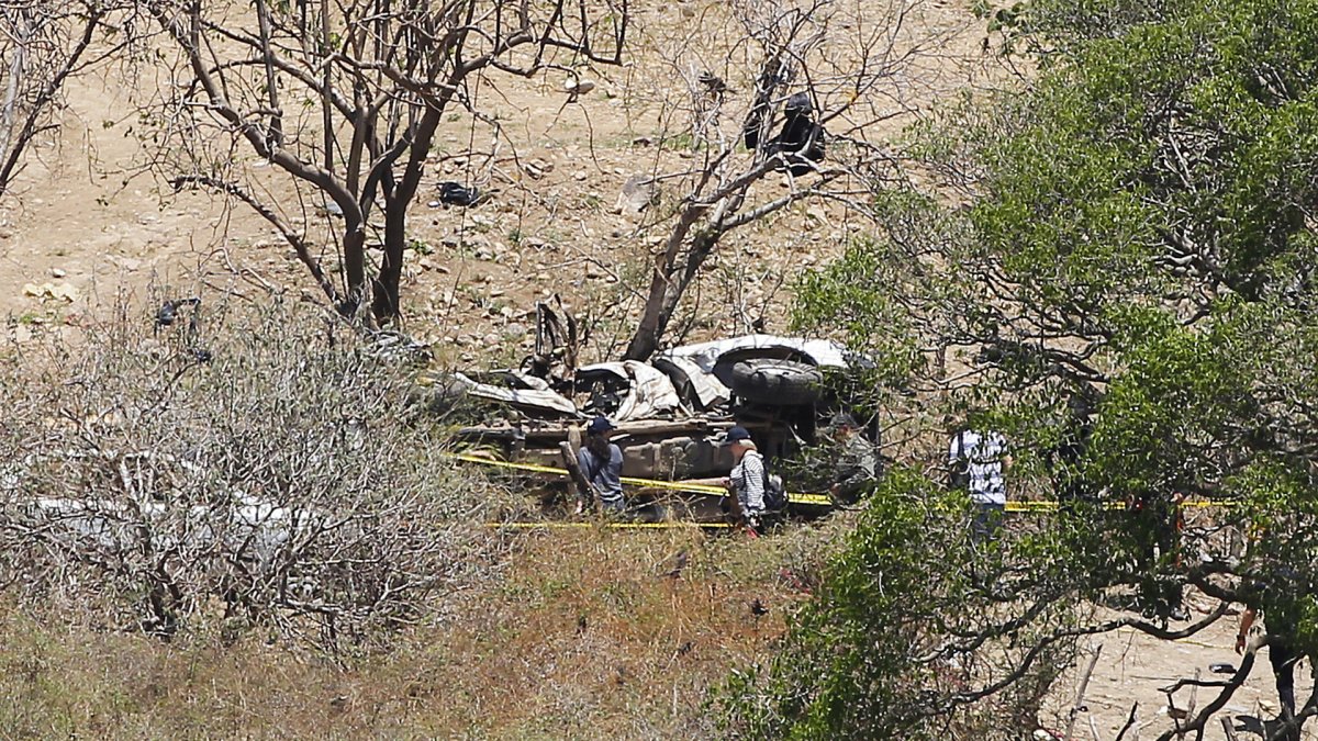 El ataque con explosivos a agentes fiscales en Jalisco dejó seis personas fallecidas.