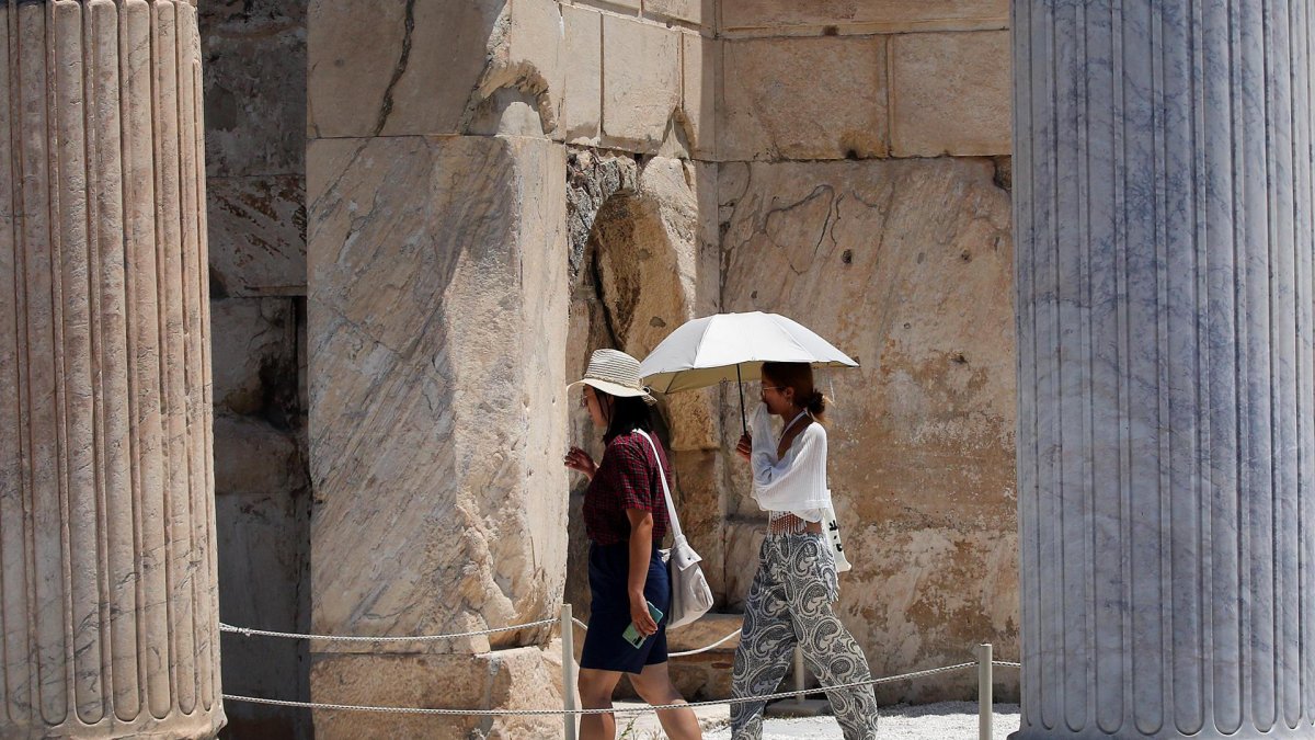 La temperatura en varias zonas de Grecia supera los 42 grados.