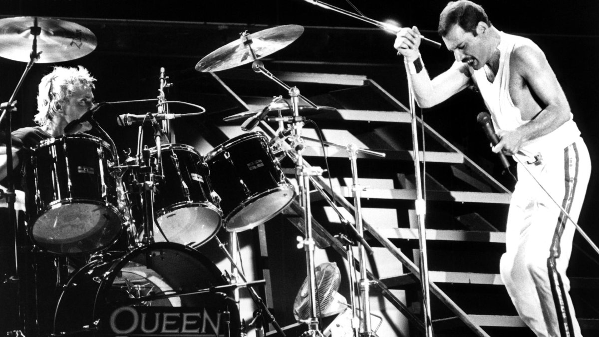 Fotografía de archivo fechada el 2 de agosto de 1986 del cantante Freddie Mercury, líder del grupo británico Queen.