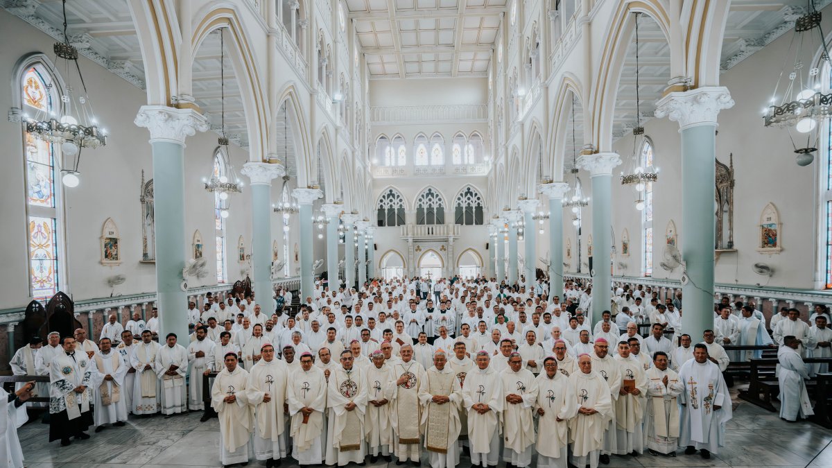 Encuentro. Los sacerdotes el primer día en el santuario María Auxiliadora.