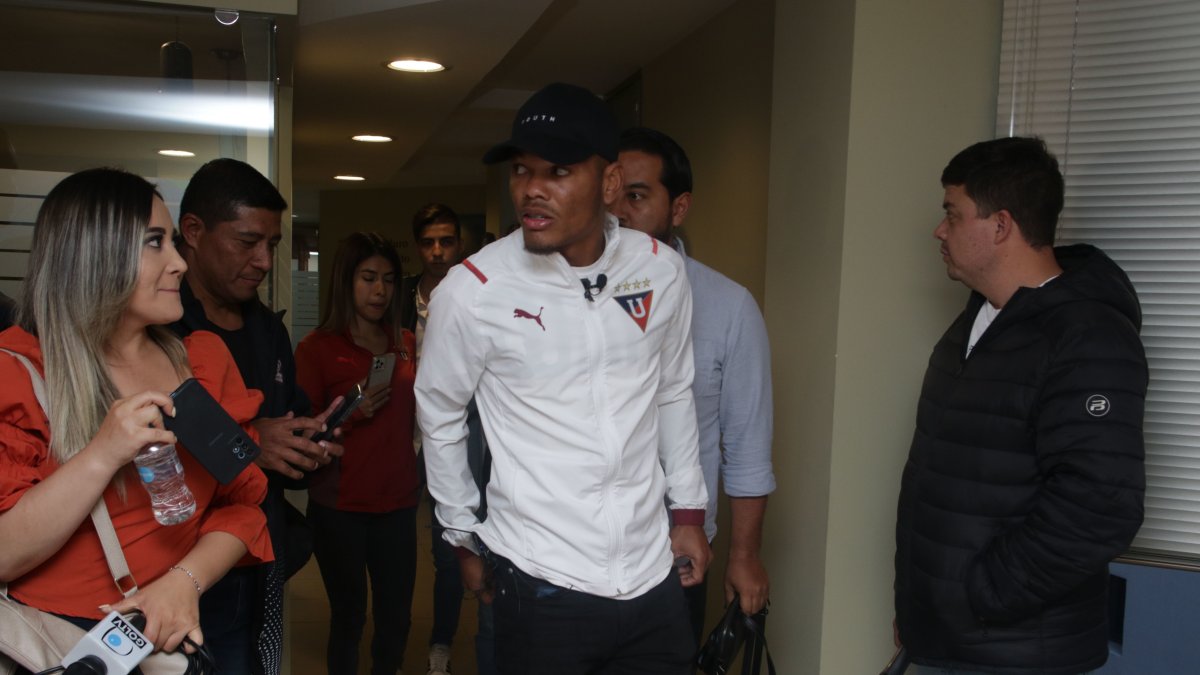 Jefferson Valverde firmó por tres años con Liga de Quito. Pasó con éxito chequeos médicos.