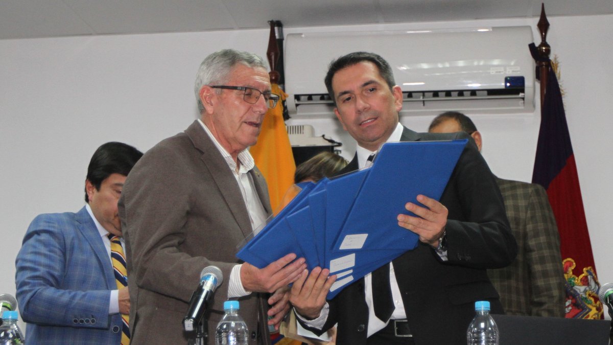 Los candidatos no interferirán en investigaciones de la Fiscalía