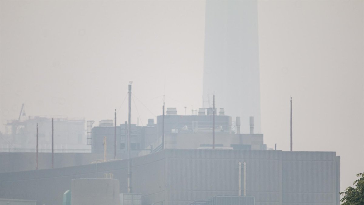 En zonas de Toronto se evidencia el humo proveniente de los incendios forestales.