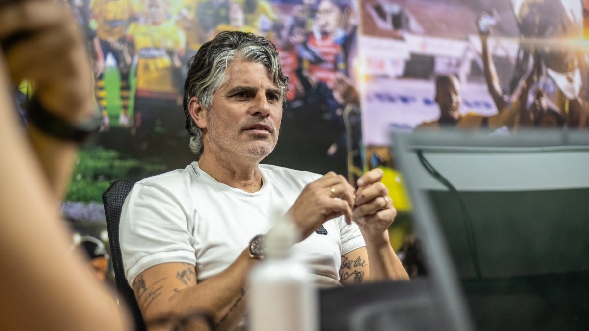 El uruguayo Diego López, flamante entrenador de Barcelona, arribó la tarde del viernes 14 de julio a Guayaquil y ya dirigió su primera práctica.