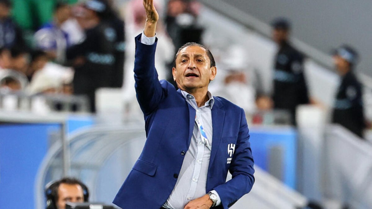 Se trata del décimo equipo que dirigirá el DT albiceleste desde su debut en 1995.