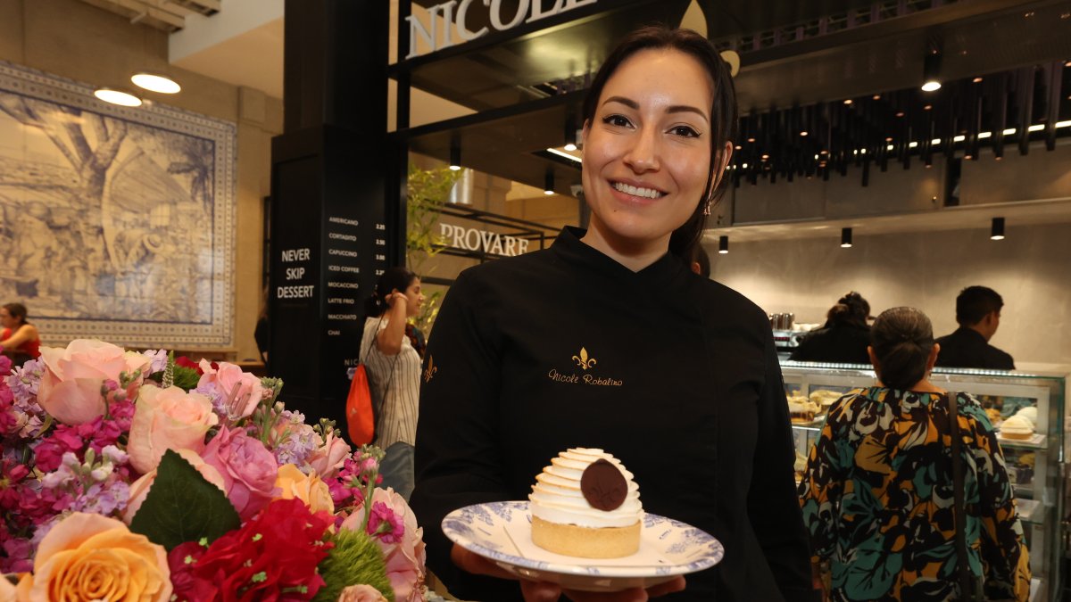 Pastelería. Nicole Robalino, máster, muestra su versión del dulce de tres leches que ofrece en el local Nicole Pastry Arts.
