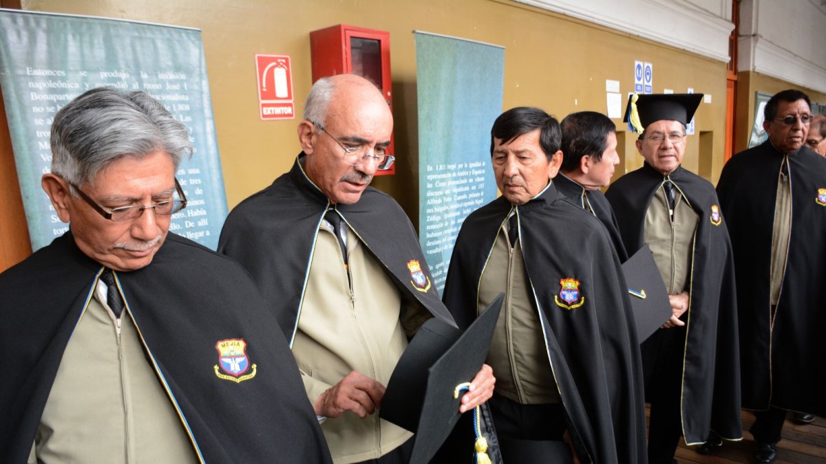 Amigos. Ramiro Cárdenas, Patricio Mafla, Alberto Matheu, José Tejada, Edwin Tufiño y Guillermo Ibarra.