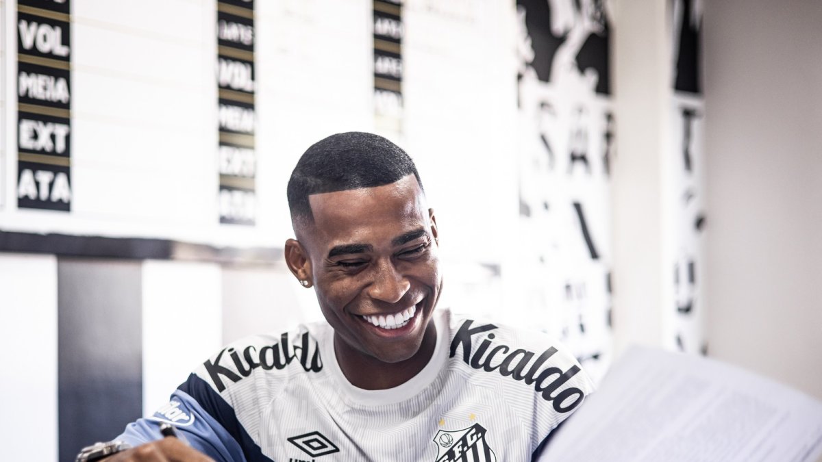 Lucas llega procedente del Mónaco donde jugó 49 partidos, en los que marcó dos goles.