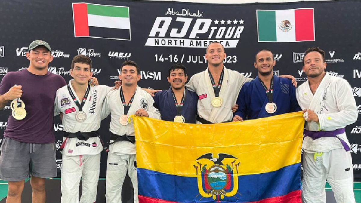 La bandera tricolor flameó en Cancún con Jiu Jitsu.