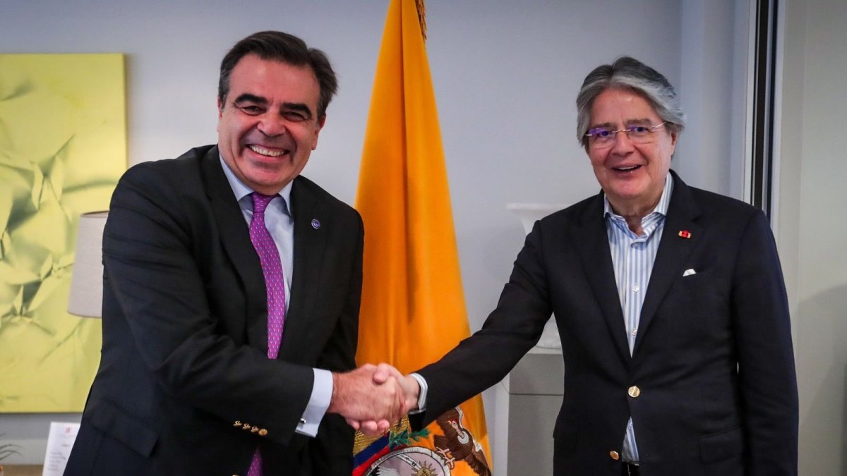 Guillermo Lasso conversó con Margaritis Schinas, vicepresidente de la Comisión Europea.