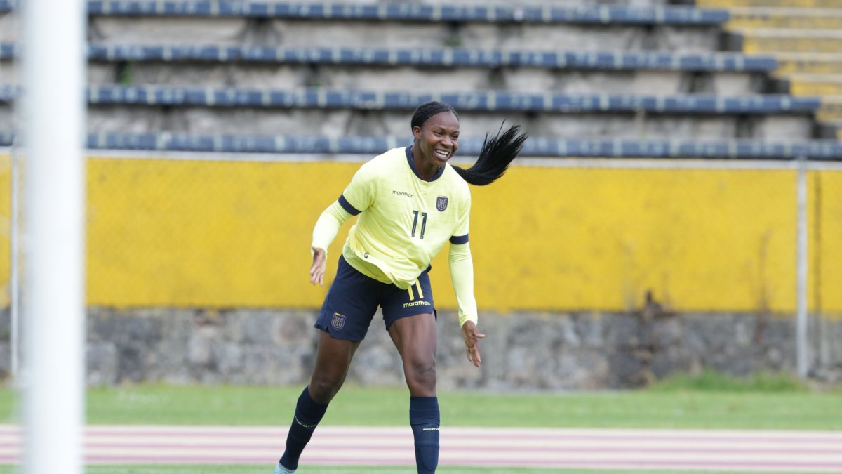 Milagro Barahona y su festejo tras marcar el gol del triunfo de la Tricolor.