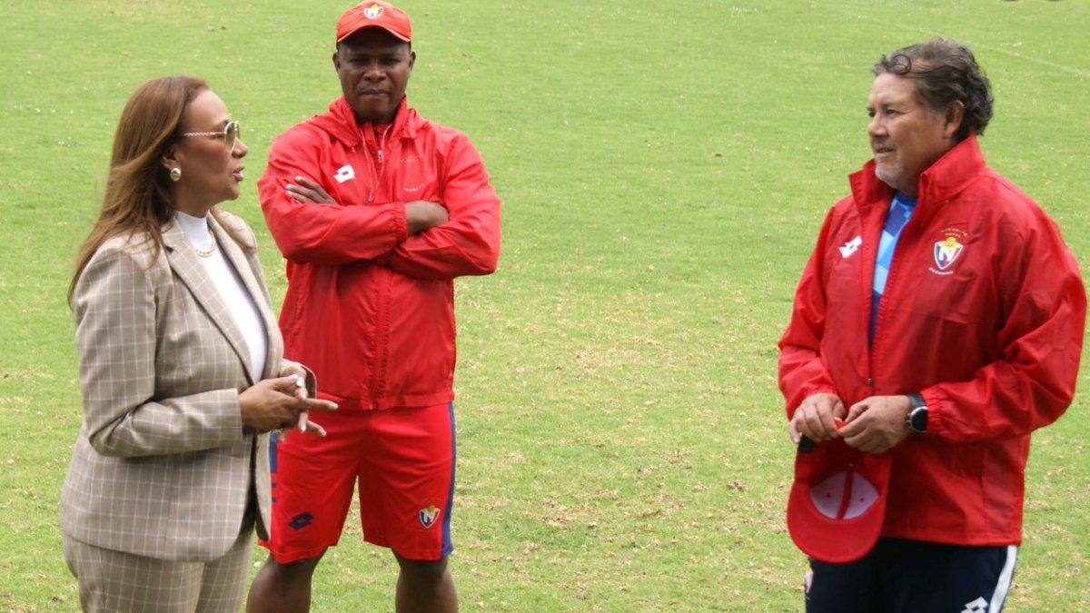 Lucía Vallecilla (i), presidenta de El Nacional, ratificó el pedido de sanción para Jefferson Valverde