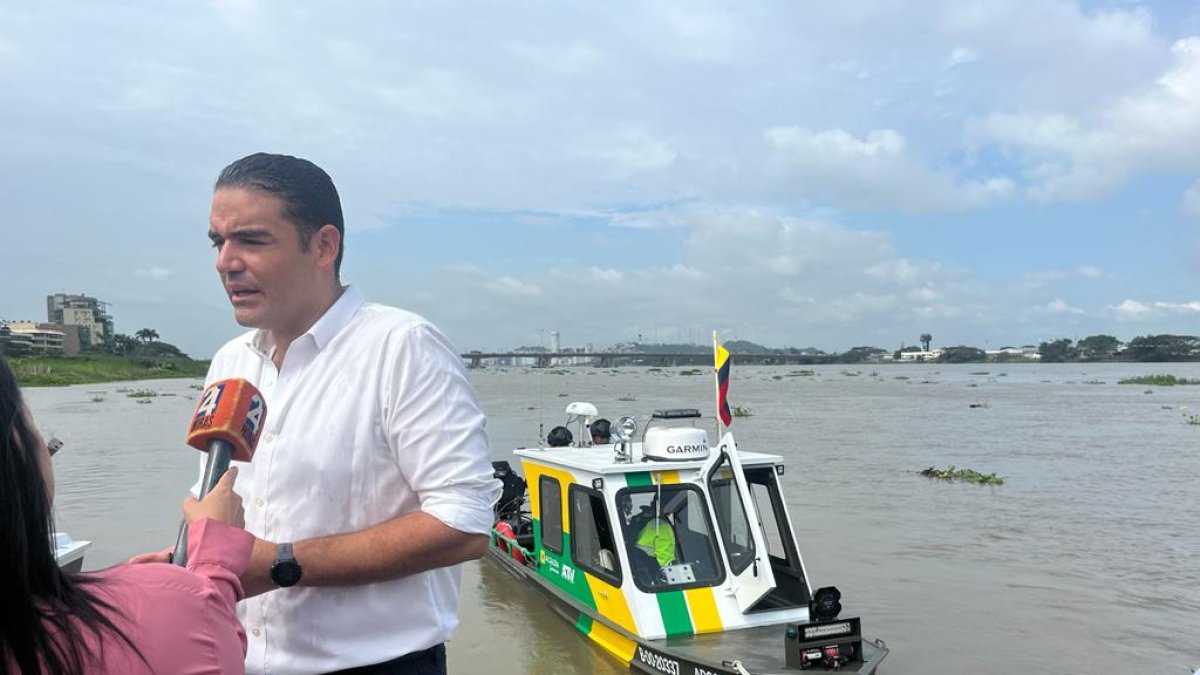 Yúnez explico a la prensa sobre el proyecto y su valor.