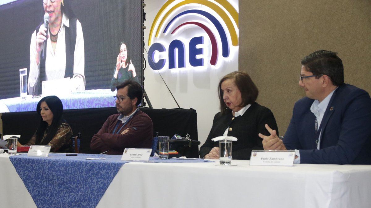 Los integrantes de la Comisión de Debates aún trabajan en la elaboración del cuestionario.