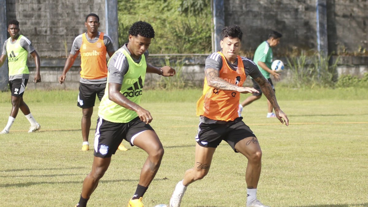 La plantilla de Emelec quedó lista para recibir a Sporting Cristal de Perú.