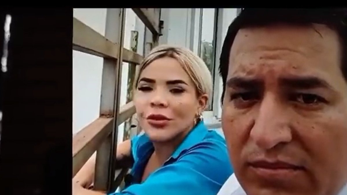 El aspirante a la vicepresidencia recorre varias localidades para demostrar que la infraestructura está abandonada.