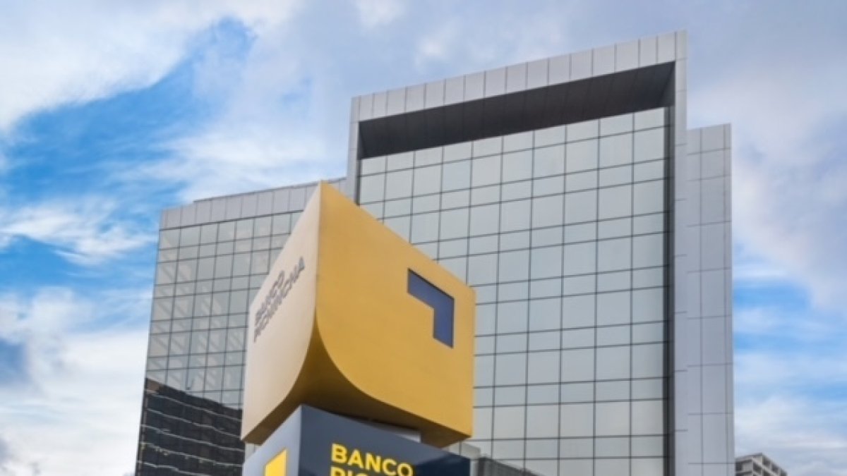 Edificio.- La fachada de uno de los edificios del Banco Pichincha.