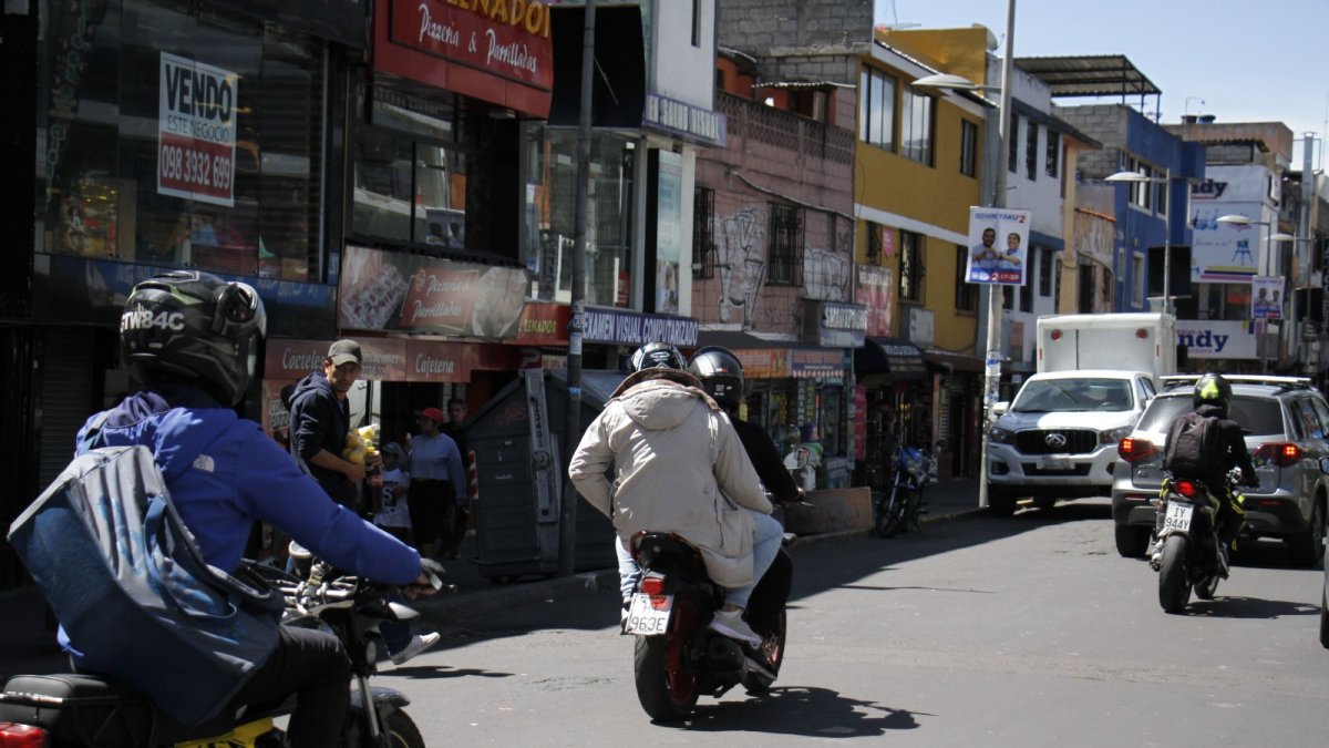 Difícil. En Solanda los vecinos cierran a las 21:00 sus negocios para evitar contratiempos con personas de dudosa procedencia.