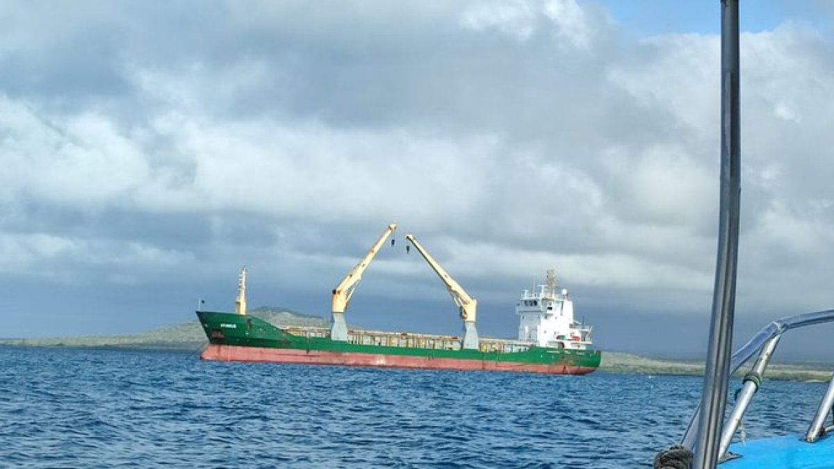 Abastecimiento. La embarcación Cygnus llegó este martes 18 de julio a Puerto Villamil.