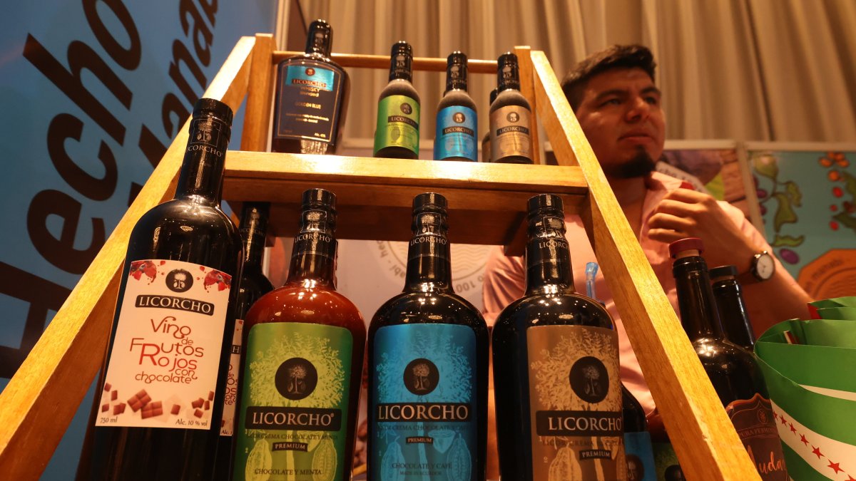 Licores. El whisky y vino también cuentan con chocolate, y estas variaciones están presentes en el país.