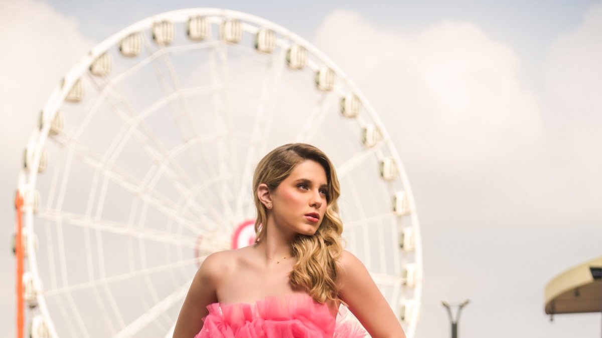 Para Nicole Solines la Barbie de Guayaquil come bolón de verde con queso y no es para nada una chica plástica.