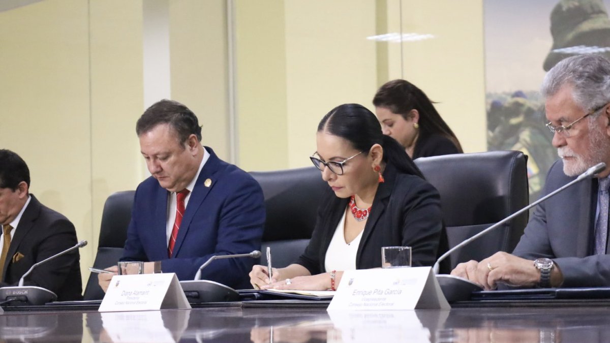 El 28 de junio de 2023 el CNE firmó con el Ministerio del Interior un acuerdo para otorgar protección a los candidatos presidenciales.