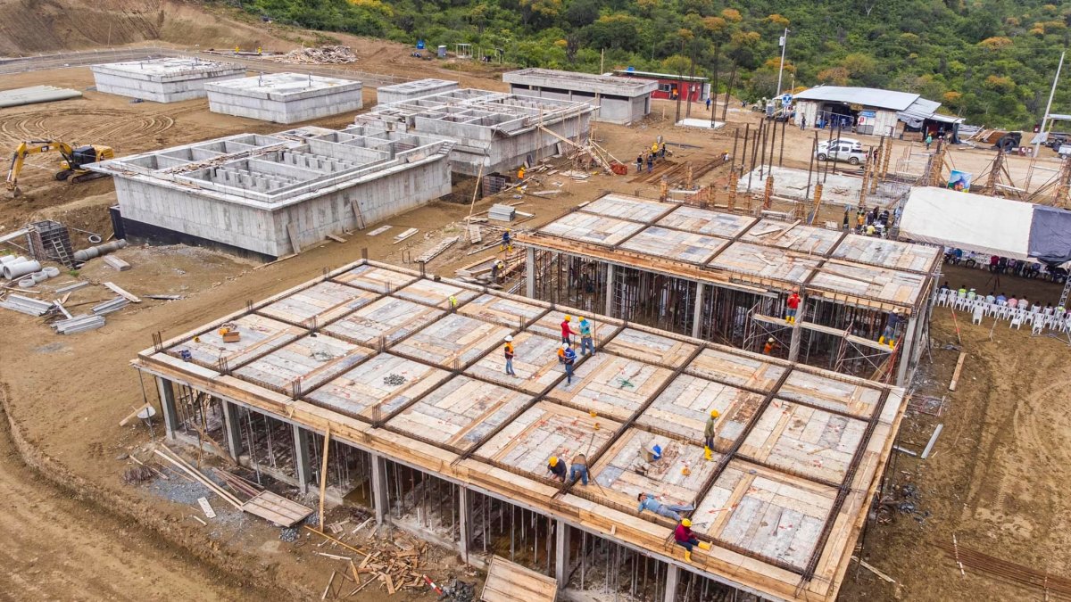 La obra. Los trabajos en la planta de tratamiento se reanudaron luego de meses que la obra quedó paralizada, lo que generó una serie de críticas y hasta plantones.