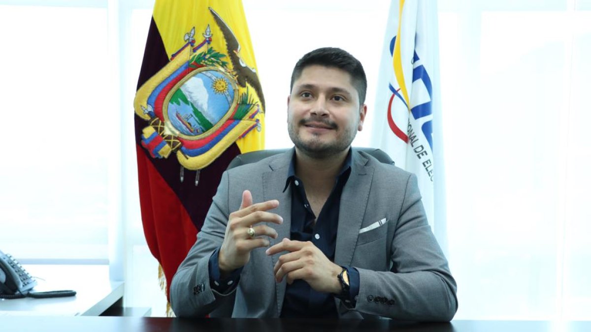 Byron Ramírez, gerente Comercial de Cnel.