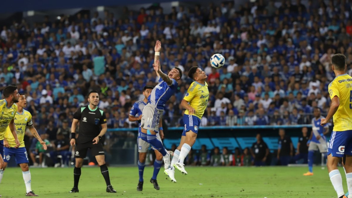 Emelec y Sporting Cristal no se hacen daño