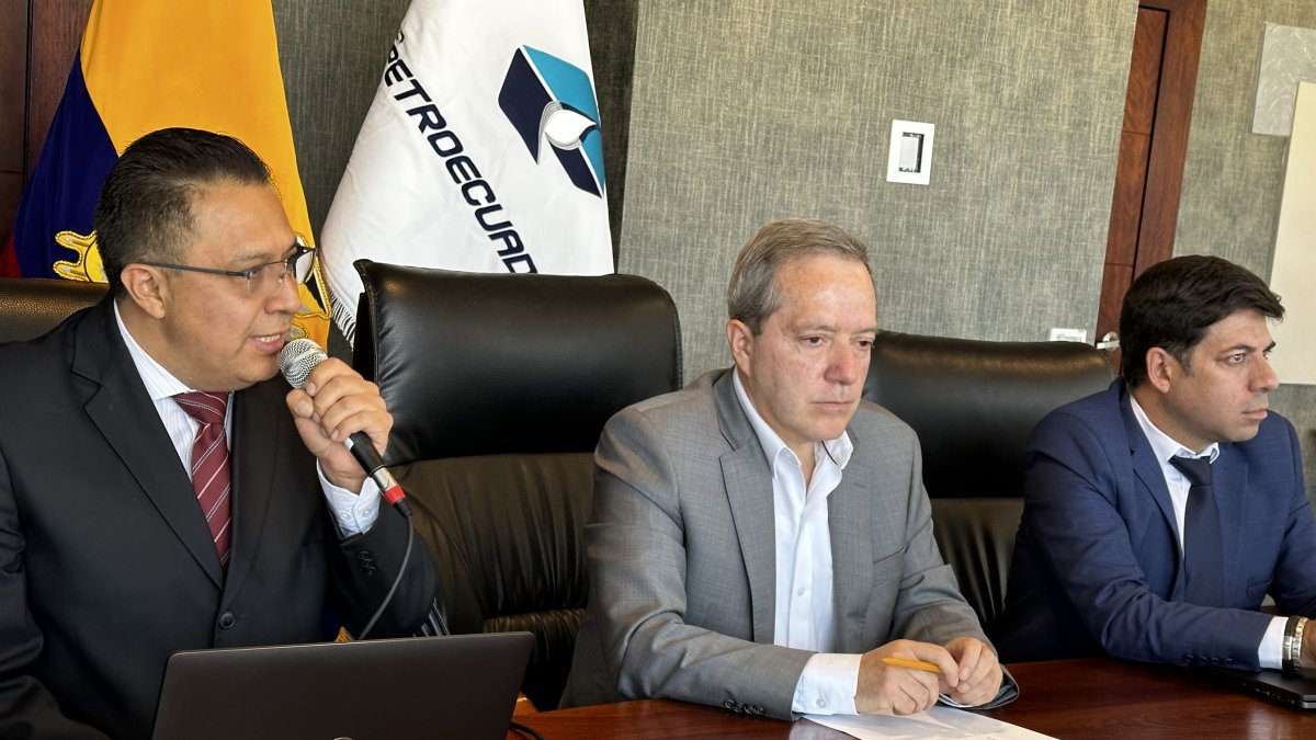 Las autoridades de Petroecuador en rueda de prensa este 20 de julio de 2023.