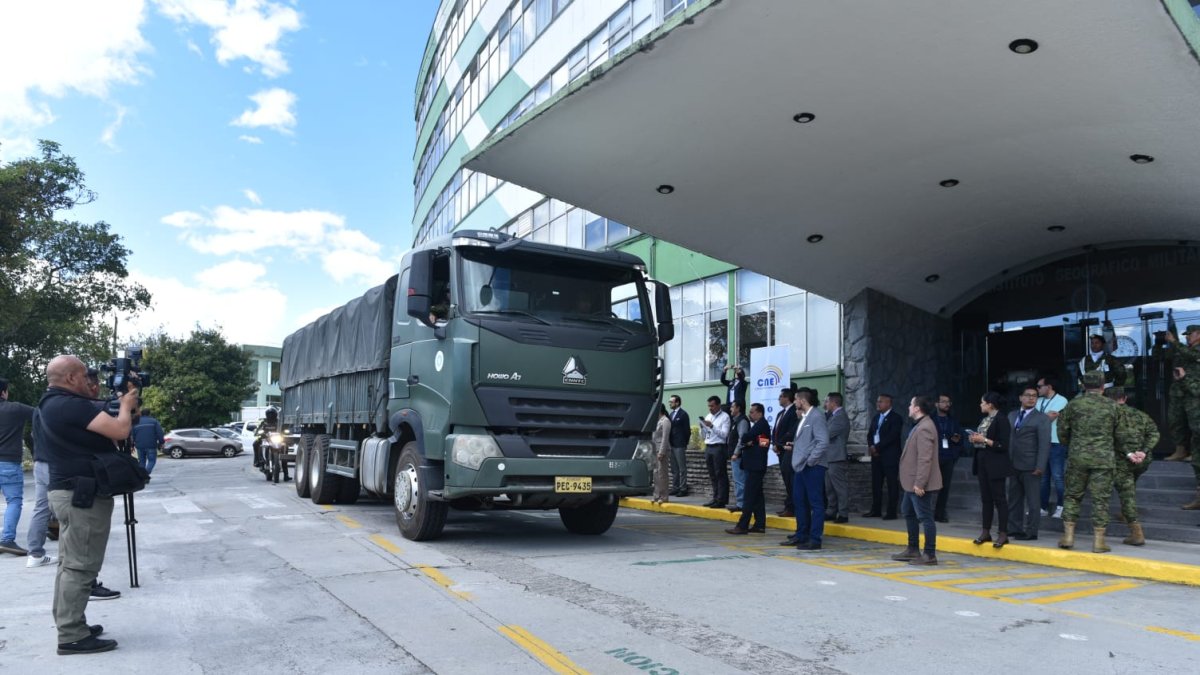 Este 20 de julio de 2023 se hizo los primeros traslados de material electoral desde el IGM hacia la empresa integradora.