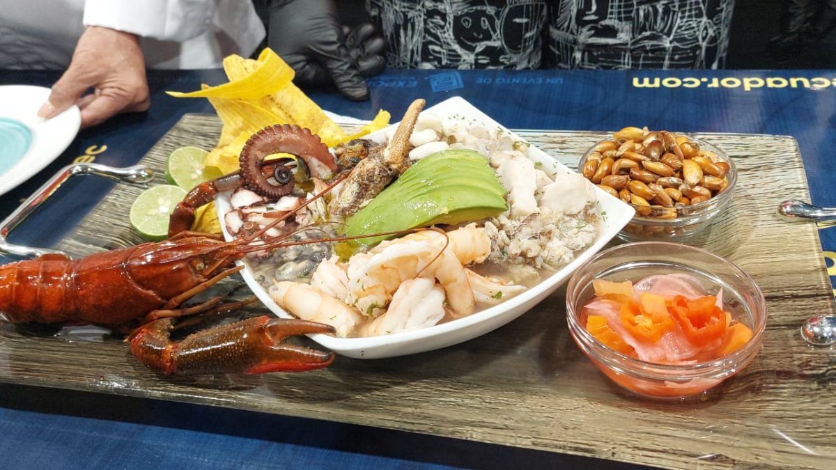 Inauguración de la Feria Raíces en el Centro de Convenciones de Guayaquil