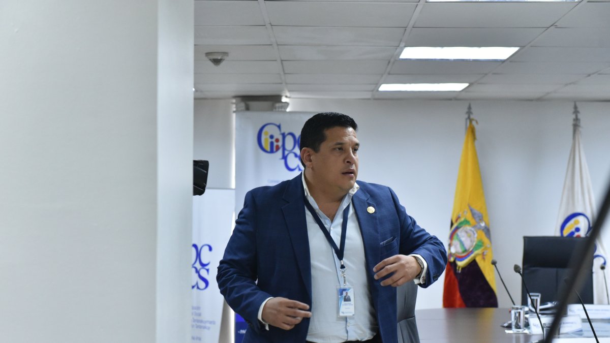 En caso que la comisión no presente una denuncia, Vera dijo que ellos serán denunciados.