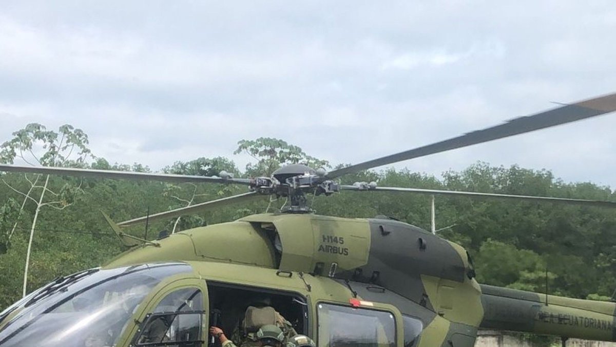 Operación. Militares se movilizaron en helicópteros para llegar al sitio en el que se halló las infraestructuras.