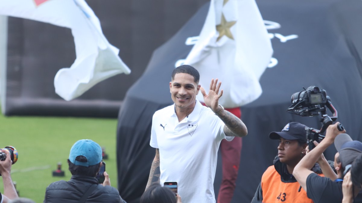 Guerrero fue recibido el pasado viernes con bombos y platillos en el estadio Rodrigo Paz Delgado.